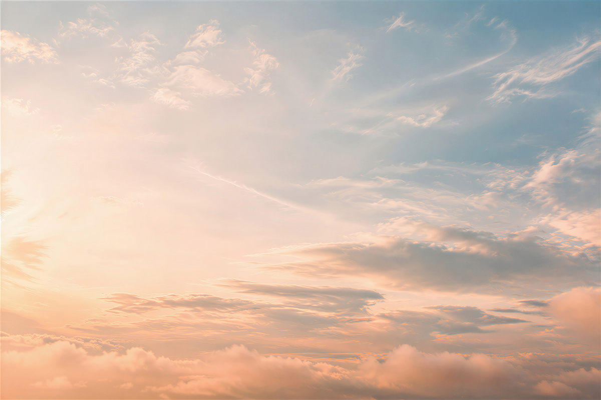 Fototapeten früher Sonnenaufgang am Himmel