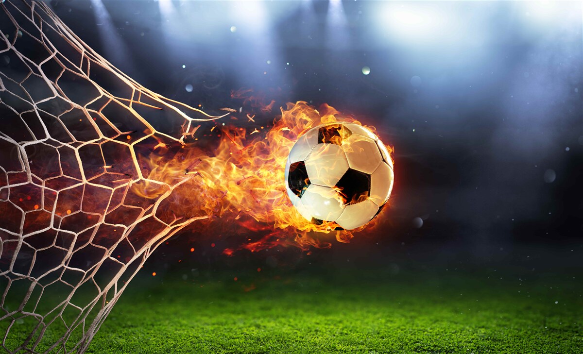 Fototapeten brennender Ball durchbricht das Netz