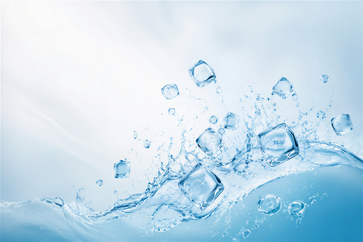 Fototapeten Eiswürfel im Wasser