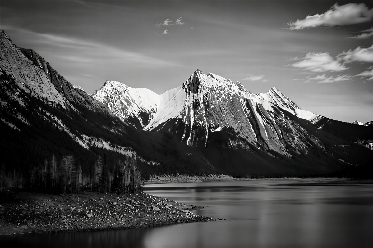 Fototapeten schwarz-weiße Berge